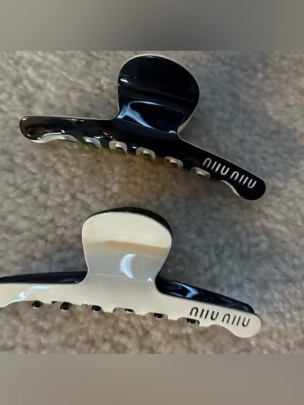 New Black and Cream Two-Piece Resin Claw Clips